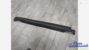 Gebruikte Sideskirt rechts Landrover Discovery Prijs € 75,00 Margeregeling aangeboden door Klein Gunnewiek Autodemontage & Motorentechniek