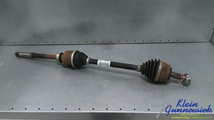 Gebruikte Aandrijfas rechts-voor Opel Corsa Prijs € 131,00 Margeregeling aangeboden door Klein Gunnewiek Autodemontage & Motorentechniek