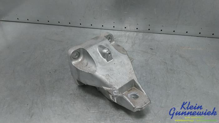 Gebruikte Motorsteun Landrover Discovery Prijs € 35,00 Margeregeling aangeboden door Klein Gunnewiek Autodemontage & Motorentechniek