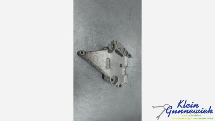 Gebruikte Motorsteun Volkswagen Golf Prijs € 35,00 Margeregeling aangeboden door Klein Gunnewiek Autodemontage & Motorentechniek