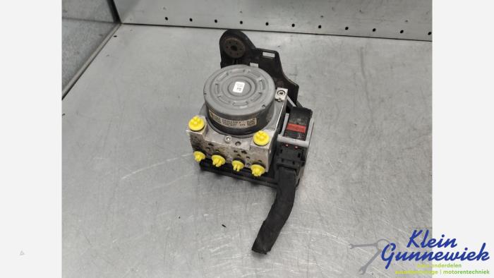 Gebruikte ABS Pomp Volkswagen Passat Prijs € 101,00 Margeregeling aangeboden door Klein Gunnewiek Autodemontage & Motorentechniek