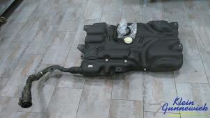 Gebruikte Tank Renault Trafic Prijs € 125,00 Margeregeling aangeboden door Klein Gunnewiek Autodemontage & Motorentechniek