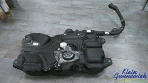 Gebruikte Tank Renault Trafic Prijs € 125,00 Margeregeling aangeboden door Klein Gunnewiek Autodemontage & Motorentechniek