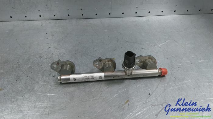 Gebruikte Common rail (Injectie) Mercedes E-Klasse Prijs € 119,00 Margeregeling aangeboden door Klein Gunnewiek Autodemontage & Motorentechniek