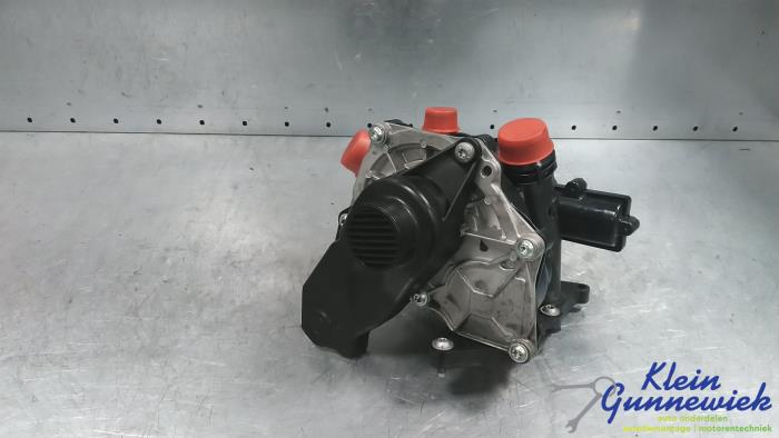 Gebruikte Waterpomp Volkswagen E-Golf Prijs € 229,00 Margeregeling aangeboden door Klein Gunnewiek Autodemontage & Motorentechniek