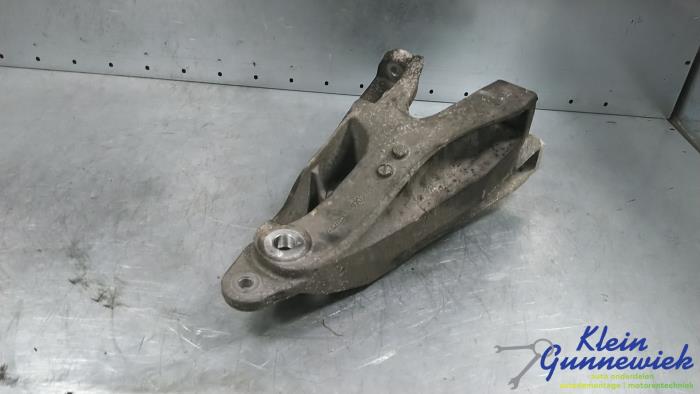 Gebruikte Motorsteun Volkswagen Bestel Prijs € 30,00 Margeregeling aangeboden door Klein Gunnewiek Autodemontage & Motorentechniek