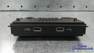 Gebruikte AUX/USB aansluiting Cupra Formentor Prijs € 20,00 Margeregeling aangeboden door Klein Gunnewiek Autodemontage & Motorentechniek