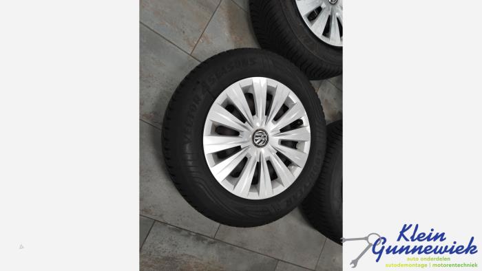 Velgen set + banden van een Volkswagen Golf 2016
