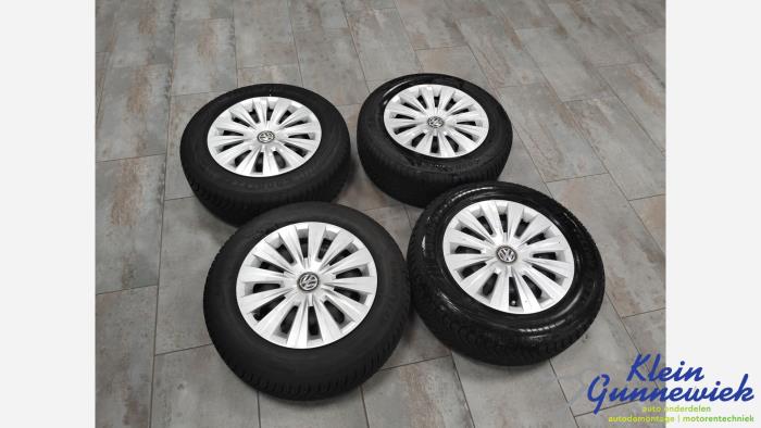 Velgen set + banden van een Volkswagen Golf 2016