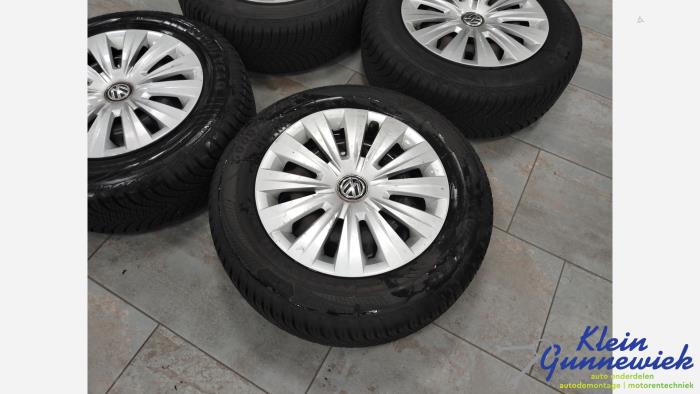 Velgen set + banden van een Volkswagen Golf 2016