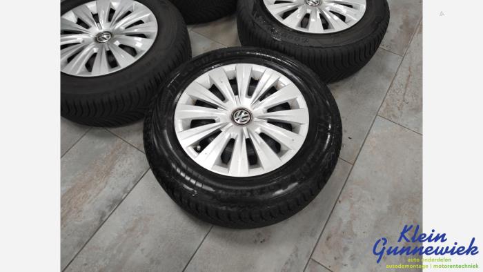 Velgen set + banden van een Volkswagen Golf 2016