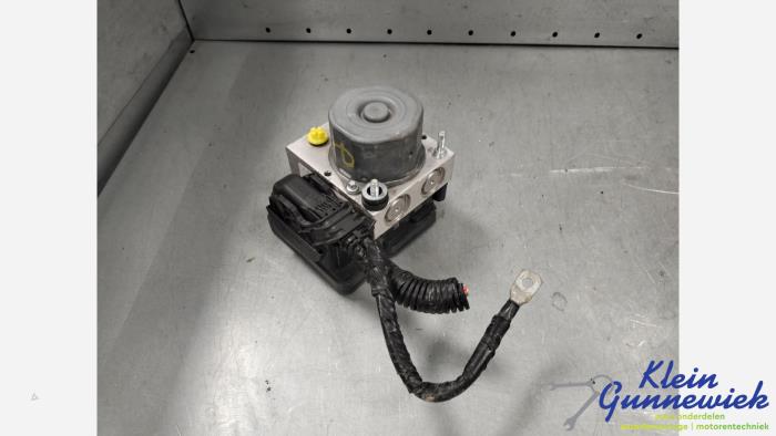 Gebruikte ABS Pomp Mercedes Citan Prijs € 37,00 Margeregeling aangeboden door Klein Gunnewiek Autodemontage & Motorentechniek