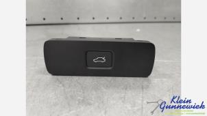 Gebruikte Schakelaar Volvo XC40 Prijs € 25,00 Margeregeling aangeboden door Klein Gunnewiek Autodemontage & Motorentechniek