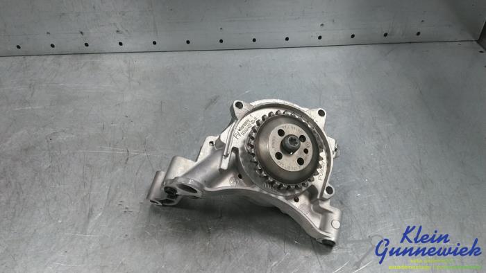 Gebruikte Oliepomp Volkswagen Golf Prijs € 65,00 Margeregeling aangeboden door Klein Gunnewiek Autodemontage & Motorentechniek