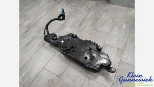 Gebruikte Tank adblue Mercedes B-Klasse Prijs € 395,00 Margeregeling aangeboden door Klein Gunnewiek Autodemontage & Motorentechniek