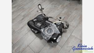 Gebruikte Brandstoftank Mercedes CLA Prijs € 175,00 Margeregeling aangeboden door Klein Gunnewiek Autodemontage & Motorentechniek