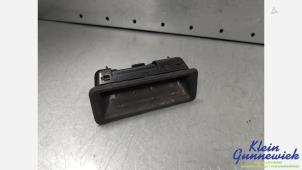 Gebruikte Achterklep Handgreep BMW 3-Serie Prijs € 15,00 Margeregeling aangeboden door Klein Gunnewiek Autodemontage & Motorentechniek