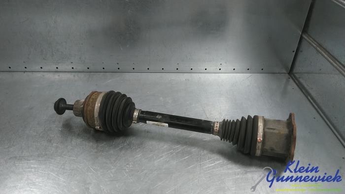 Gebruikte Steekas rechts-voor Audi Q7 Prijs € 115,00 Margeregeling aangeboden door Klein Gunnewiek Autodemontage & Motorentechniek