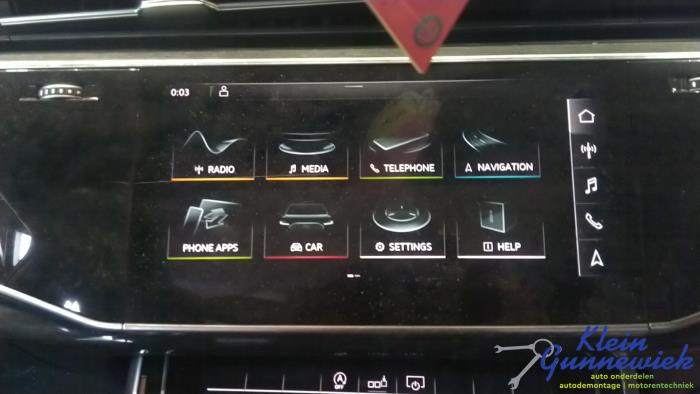Gebruikte Display Interieur Audi Q7 Prijs € 995,00 Margeregeling aangeboden door Klein Gunnewiek Autodemontage & Motorentechniek