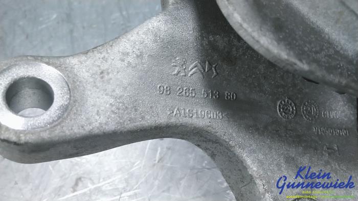 Motorsteun van een Opel Corsa 2023