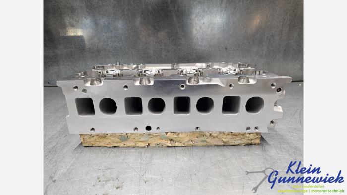 Cilinderkop van een Volkswagen Transporter 2015