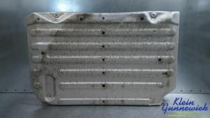 Gebruikte Beschermplaat bodem Volkswagen Multivan T7 Prijs € 75,00 Margeregeling aangeboden door Klein Gunnewiek Autodemontage & Motorentechniek