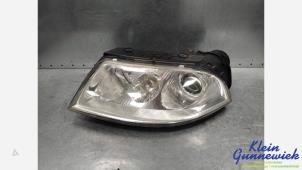 Gebruikte Koplamp links Volkswagen Passat Prijs € 150,00 Margeregeling aangeboden door Klein Gunnewiek Autodemontage & Motorentechniek
