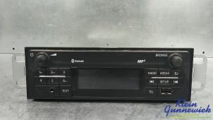 Gebruikte Radio Opel Vivaro Prijs € 345,00 Margeregeling aangeboden door Klein Gunnewiek Autodemontage & Motorentechniek