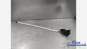 Gebruikte Achterklep Slotmechaniek Opel Vivaro Prijs € 25,00 Margeregeling aangeboden door Klein Gunnewiek Autodemontage & Motorentechniek