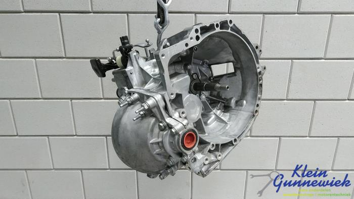 Versnellingsbak van een Opel Vivaro 2020