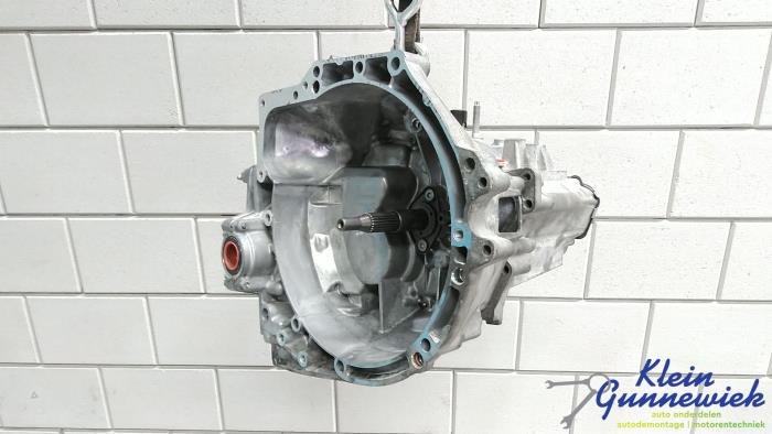 Versnellingsbak van een Opel Vivaro 2020