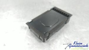 Gebruikte Draadloze oplader Kia EV6 Prijs € 175,00 Margeregeling aangeboden door Klein Gunnewiek Autodemontage & Motorentechniek