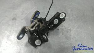 Gebruikte Scharnier deur links-achter Kia EV6 Prijs € 20,00 Margeregeling aangeboden door Klein Gunnewiek Autodemontage & Motorentechniek