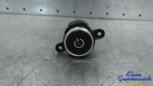 Gebruikte Start/Stop schakelaar Kia EV6 Prijs € 35,00 Margeregeling aangeboden door Klein Gunnewiek Autodemontage & Motorentechniek