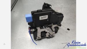 Gebruikte Deurslot Mechaniek 4Deurs links-achter Volkswagen Touran Prijs € 50,00 Margeregeling aangeboden door Klein Gunnewiek Autodemontage & Motorentechniek