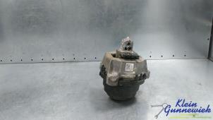 Gebruikte Motorsteun BMW 7-Serie Prijs € 40,00 Margeregeling aangeboden door Klein Gunnewiek Autodemontage & Motorentechniek