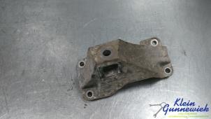 Gebruikte Motorsteun BMW 7-Serie Prijs € 35,00 Margeregeling aangeboden door Klein Gunnewiek Autodemontage & Motorentechniek