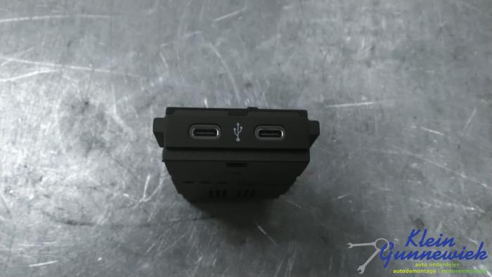 AUX/USB aansluiting van een Volkswagen T-Roc 2023