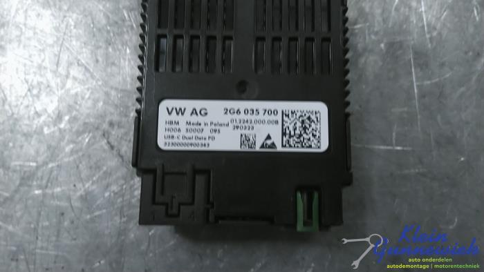 AUX/USB aansluiting van een Volkswagen T-Roc 2023