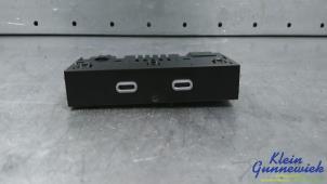 Gebruikte AUX/USB aansluiting Skoda Octavia Prijs € 25,00 Margeregeling aangeboden door Klein Gunnewiek Autodemontage & Motorentechniek