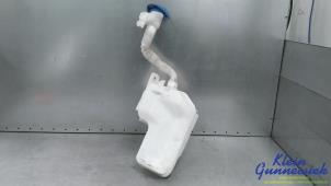 Gebruikte Ruitensproeiertank voor Skoda Octavia Prijs € 45,00 Margeregeling aangeboden door Klein Gunnewiek Autodemontage & Motorentechniek