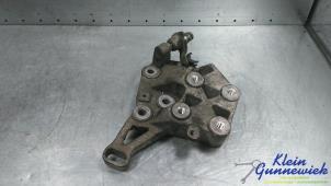 Gebruikte Versnellingsbak Steun Opel Movano Prijs € 75,00 Margeregeling aangeboden door Klein Gunnewiek Autodemontage & Motorentechniek