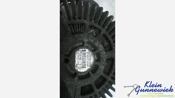 Dynamo van een Opel Movano 2012