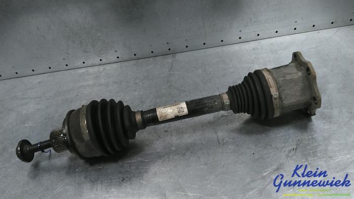 Gebruikte Aandrijfas links-voor Audi A4 Prijs € 171,00 Margeregeling aangeboden door Klein Gunnewiek Autodemontage & Motorentechniek