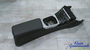 Gebruikte Armleuning BMW 3-Serie Prijs € 125,00 Margeregeling aangeboden door Klein Gunnewiek Autodemontage & Motorentechniek