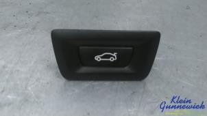 Gebruikte Schakelaar BMW 3-Serie Prijs € 20,00 Margeregeling aangeboden door Klein Gunnewiek Autodemontage & Motorentechniek