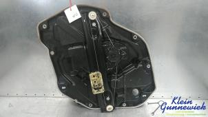 Gebruikte Ruitmechaniek 4Deurs rechts-achter BMW 1-Serie Prijs € 50,00 Margeregeling aangeboden door Klein Gunnewiek Autodemontage & Motorentechniek