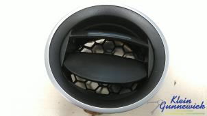 Gebruikte Luchtrooster Dashboard Volkswagen E-Up Prijs € 30,00 Margeregeling aangeboden door Klein Gunnewiek Autodemontage & Motorentechniek