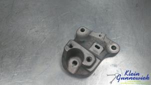 Gebruikte Versnellingsbak Steun Opel Corsa Prijs € 35,00 Margeregeling aangeboden door Klein Gunnewiek Autodemontage & Motorentechniek