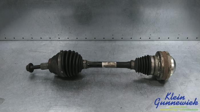 Gebruikte Aandrijfas links-voor Seat Leon Prijs € 180,00 Margeregeling aangeboden door Klein Gunnewiek Autodemontage & Motorentechniek